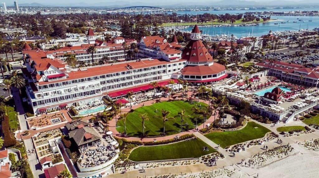 Coronado Island, Coronado